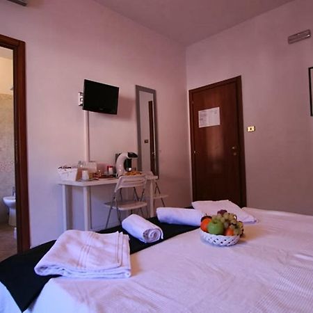 Guest House San Peter Rzym Zewnętrze zdjęcie
